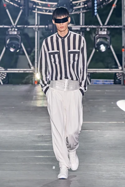 Look 44